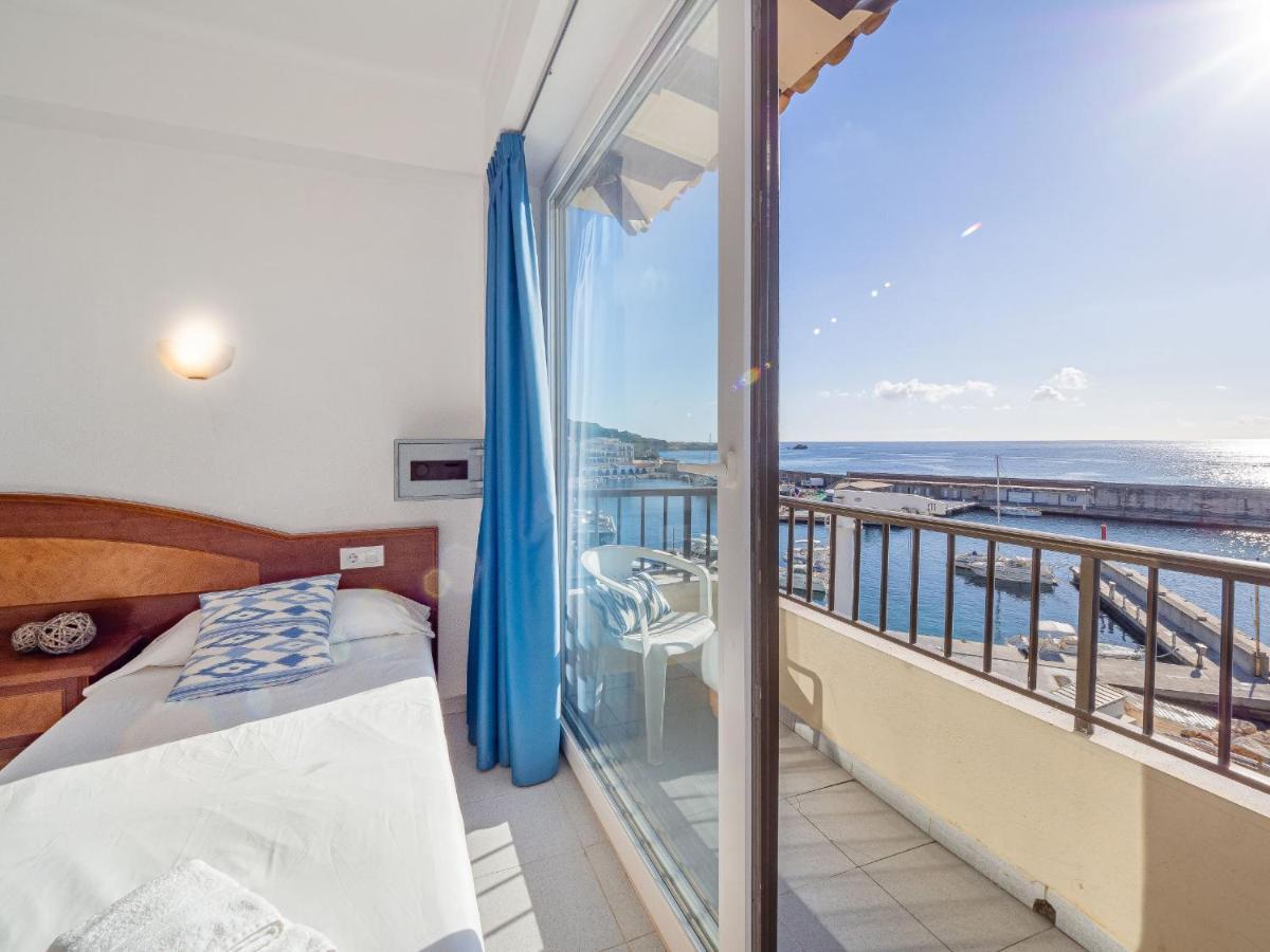 Hostal Port Corona Кала-Ратхада Екстер'єр фото
