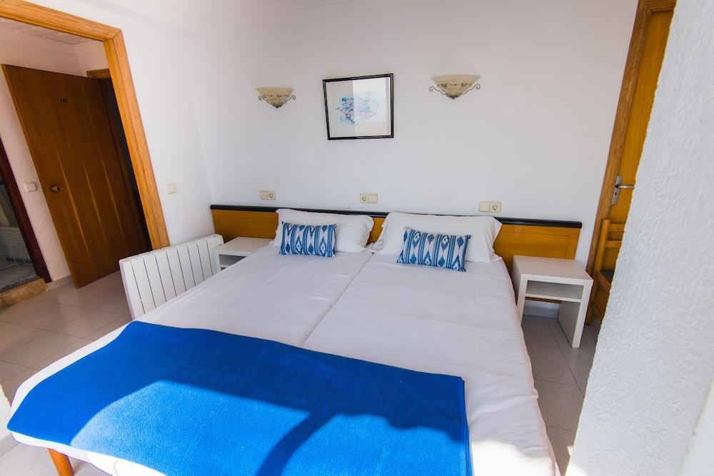 Hostal Port Corona Кала-Ратхада Екстер'єр фото