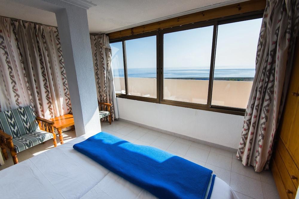 Hostal Port Corona Кала-Ратхада Екстер'єр фото