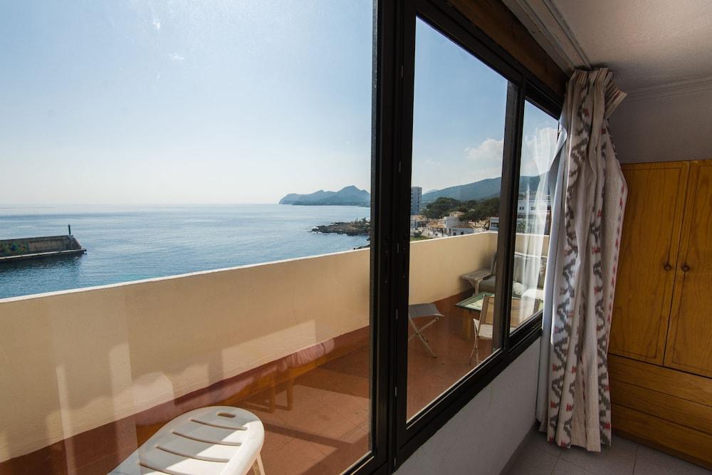 Hostal Port Corona Кала-Ратхада Екстер'єр фото